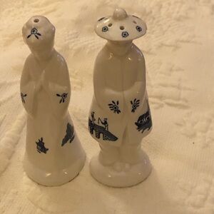 Blue Willow Porcelain Salt and Pepper Shakers Vintage Blue and White
